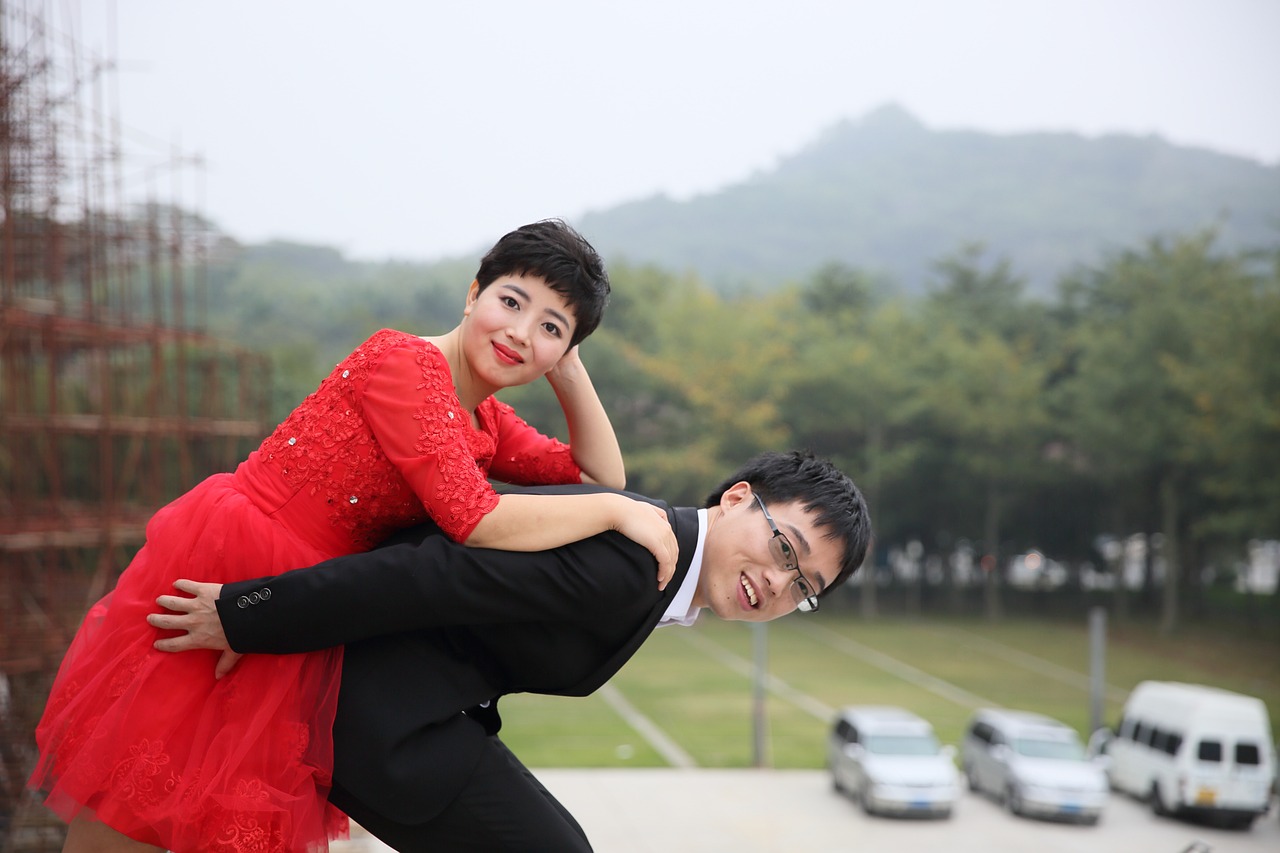 刘宇宁误以为吉克隽逸是真公主，一场误解引发的娱乐热议